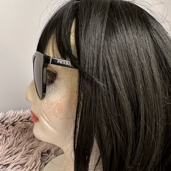 Gorgeous PRADA Sunglasses in EUC - Picture 5 of 10